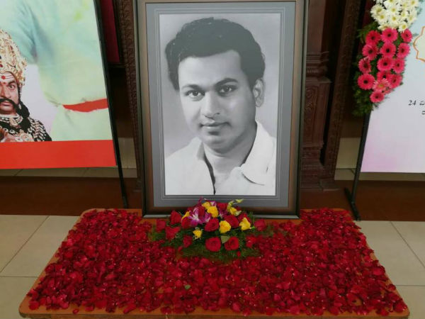 ನೆನಪಿನ ಚಿತ್ರಗಳ ಪ್ರದರ್ಶನ ನೆನಪಿನ ಚಿತ್ರಗಳ ಪ್ರದರ್ಶನ