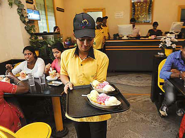 ಭರ್ಜರಿ ಐಸ್ ಕ್ರೀಂ ವ್ಯಾಪಾರ ಭರ್ಜರಿ ಐಸ್ ಕ್ರೀಂ ವ್ಯಾಪಾರ