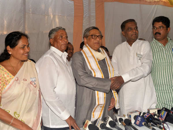 Siddaramaiah's Government is an aimless government: SM Krishna