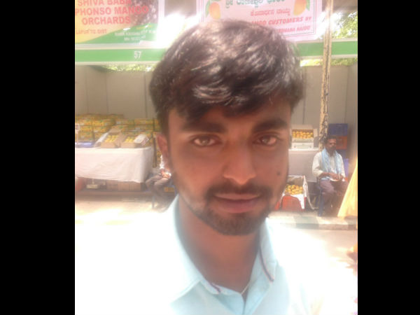 ಶ್ರೀಕಾಂತ್ ವೃತ್ತಿಯಿಂದ ಸಿವಿಲ್ ಎಂಜಿನಿಯರ್ ಶ್ರೀಕಾಂತ್ ವೃತ್ತಿಯಿಂದ ಸಿವಿಲ್ ಎಂಜಿನಿಯರ್