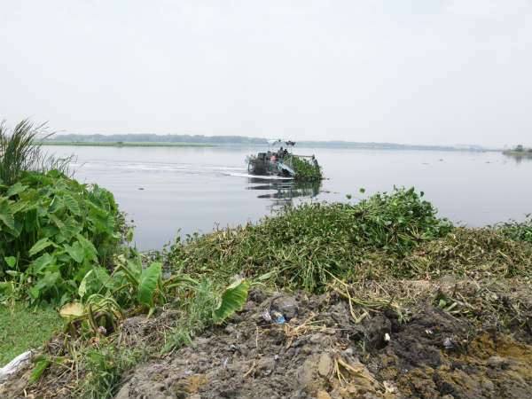 ಹೂಳೆತ್ತುವ ಕಾರ್ಯ
