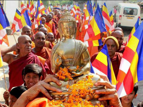 ಬುದ್ಧನ ಆದರ್ಶದ ಹಾದಿ ಹಿಡಿಯಿರಿ