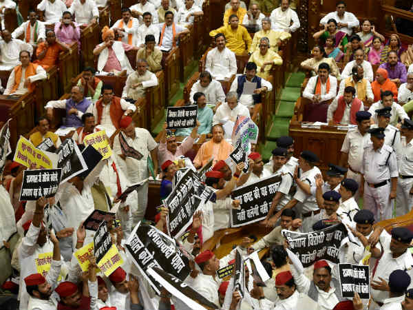 ಇದೇನು ಸಂತೆ ಮಾರ್ಕೆಟ್ಟಾ?