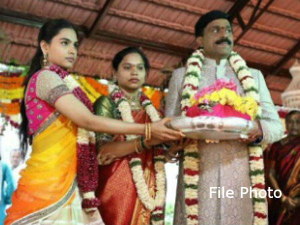 ಜನಾರ್ದನ ರೆಡ್ಡಿ ಮತ್ತು ಪತ್ನಿ ಕಣಕ್ಕೆ ಜನಾರ್ದನ ರೆಡ್ಡಿ ಮತ್ತು ಪತ್ನಿ ಕಣಕ್ಕೆ