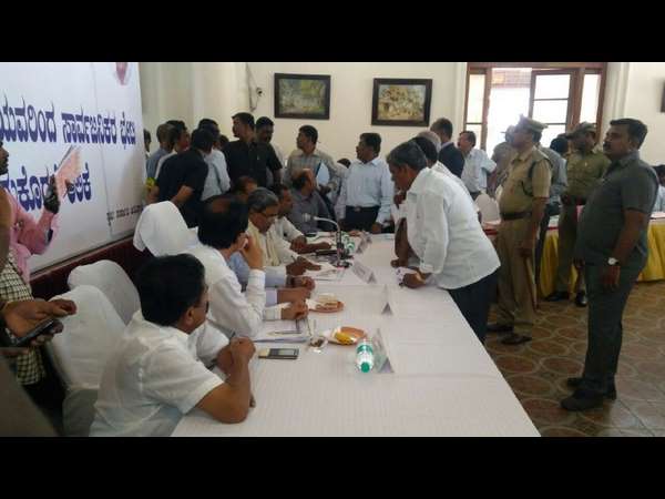 ಸಾಧನೆ ಅನುಗುಣದ ಮೇಲೆ ಟಿಕೇಟ್