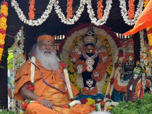 ರುದ್ರಾಕ್ಷಿ ರಥಕ್ಕೆ ಭಕ್ತಾದಿಗಳಿಂದ ಆತ್ಮೀಯ ಸ್ವಾಗತ