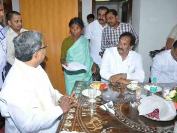 60 yr old woman travels to Delhi to meet Siddaramaiah to get solve her land dispute