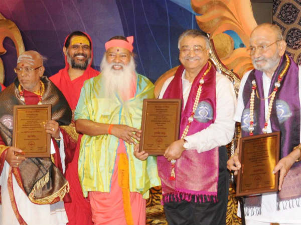 Ganapathi Sachidananda Shree celebrates his birthday by cutting 1,500 kg cake 