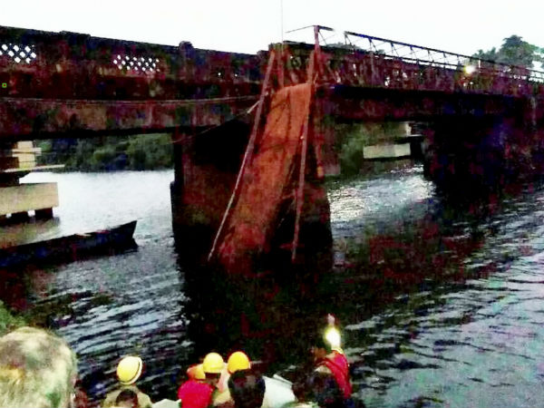 1 Dead, 30 Missing As Bridge Collapses In Goa