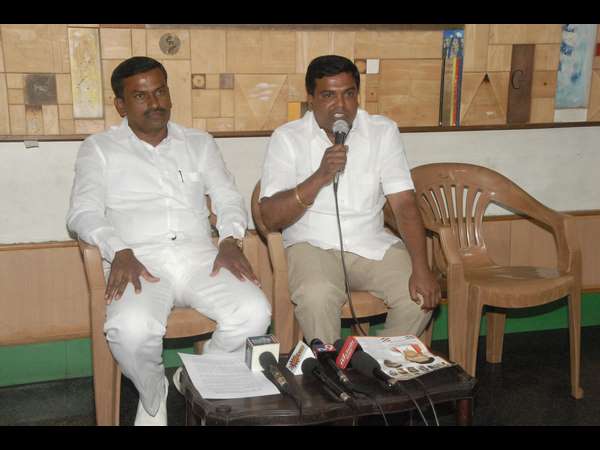 I never distributed pamphlet against chief minister Siddaramaiah – Congress leader Nagesh