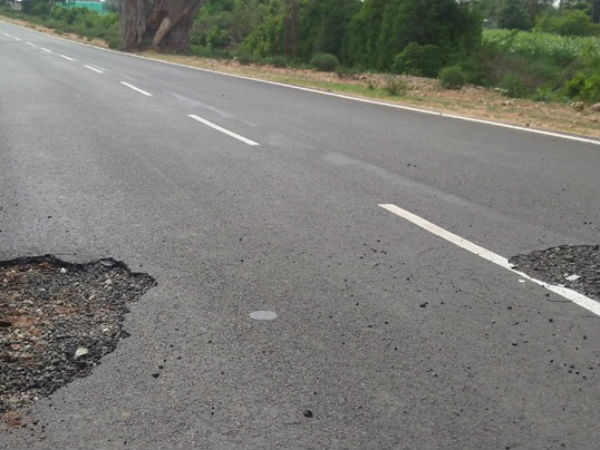 Rain fall in Gundlupet unveils poor construction of roads