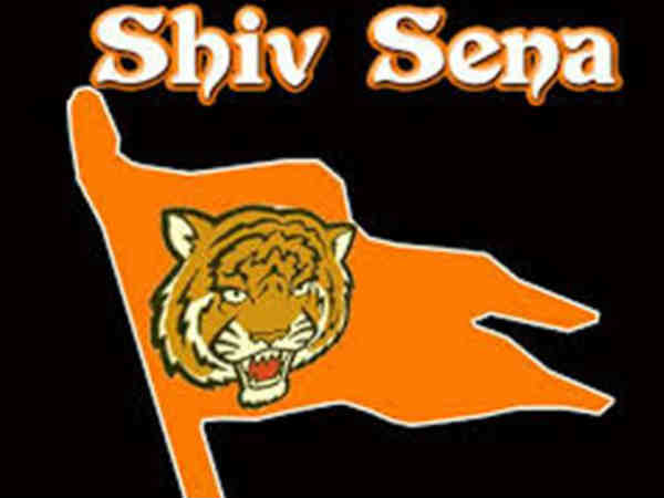 Shiv Sena protests against state minister Roshan Baig in Kolhapur Shiv Sena protests against state minister Roshan Baig in Kolhapur