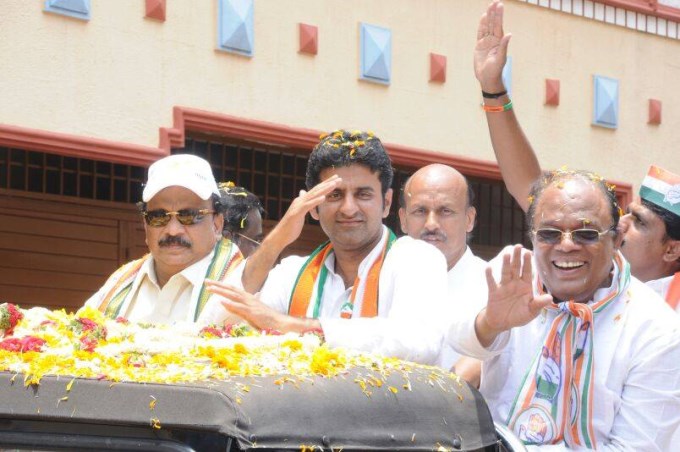 ಪ್ರಮುಖ ಖಾತೆಗಳಲ್ಲಿ ಕ್ರಿಶ್ಚಿಯನ್, ಮುಸ್ಲಿಮರು
