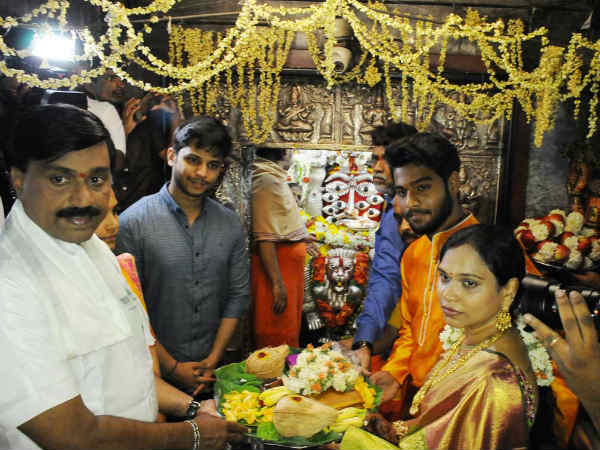 ದೇವರ ಆಶೀರ್ವಾದ ಬೇಡಿದ ರೆಡ್ಡಿ ದೇವರ ಆಶೀರ್ವಾದ ಬೇಡಿದ ರೆಡ್ಡಿ