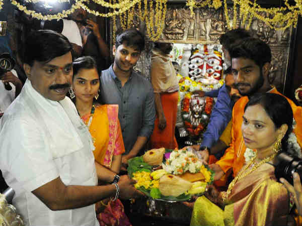 ರೈತರ ಜತೆ ಭೇಟಿ ರೈತರ ಜತೆ ಭೇಟಿ