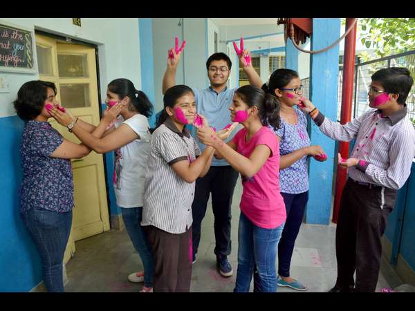 ಯಶಸ್ಸಿನ ಸಂಭ್ರಮಾಚರಣೆ