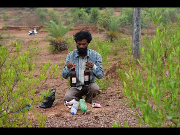 ಹನುಮಪ್ಪ ವಯೀ ದೇತಾ ಹೈ, ವಯೀ ಲೇತಾ ಹೈ