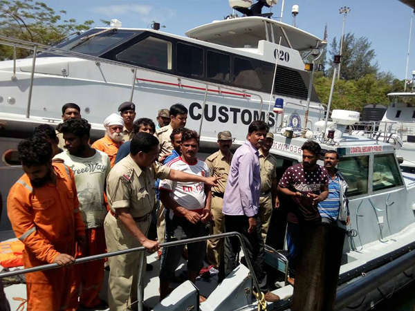 ಕೋಸ್ಟ್ ಗಾರ್ಡ್ ಅಧಿಕಾರಿಗಳಿಗೆ ಚುರುಕು ಮುಟ್ಟಿಸಿದ ಖಾದರ್