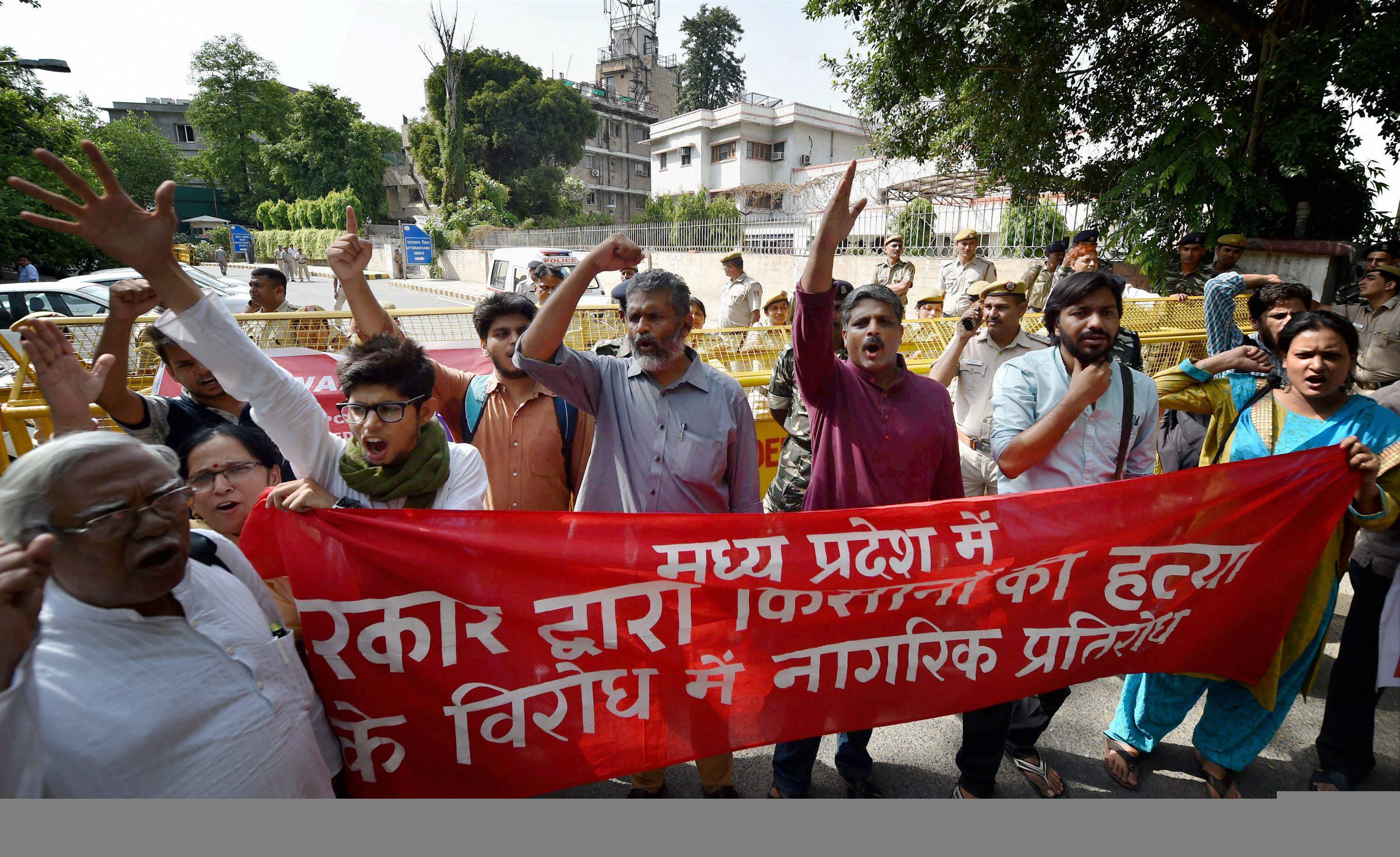 ತರಕಾರಿ, ಹೈನು ಉತ್ಪನ್ನ ಪೂರೈಕೆ ನಿಲ್ಲಿಸಿದ ರೈತರು