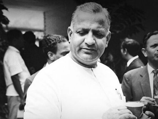 ಕಾಂಗ್ರೆಸ್ ವಿಭಜನೆ ಕಾಲದಲ್ಲಿ ಅರಸು