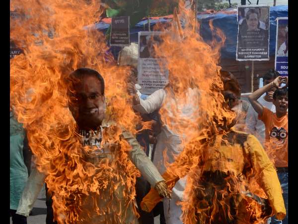 ಡ್ಯಾಮೇಜ್ ಕಂಟ್ರೋಲ್ ಕಸರತ್ತು? ಡ್ಯಾಮೇಜ್ ಕಂಟ್ರೋಲ್ ಕಸರತ್ತು?