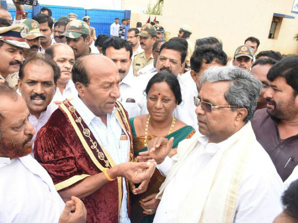 Chief minister Siddaramaiah humiliates me: Hubballi Dharwad mayor Chief minister Siddaramaiah humiliates me: Hubballi Dharwad mayor