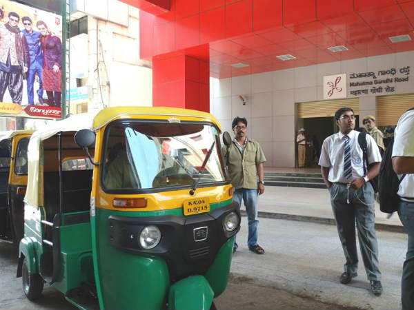 ಆಟೋರಿಕ್ಷಾ ಸಂಚಾರ ಆಟೋರಿಕ್ಷಾ ಸಂಚಾರ