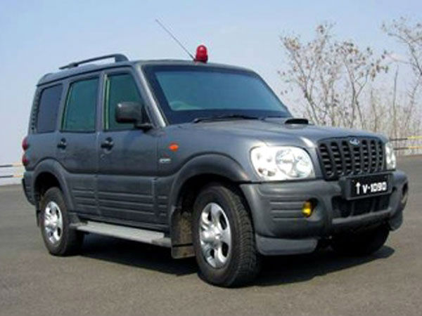 ಗೂಟದ ಕಾರು, ಬಂಗಲೆ