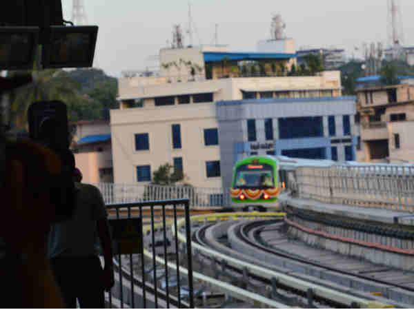 ಯಲಚೇನ ಹಳ್ಳಿ ಕಡೆಗೆ ಪ್ರಯಾಣ