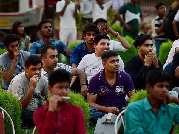 ದೊಡ್ಡ ತೆರೆ ಮೇಲೆ ಕ್ರಿಕೆಟ್ ಪಂದ್ಯ