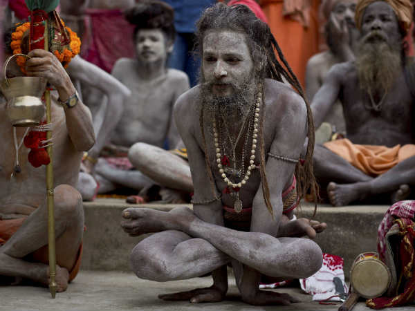 ಸಾಧುಗಳಿಂದ ಯೋಗ ದಿನಾಚರಣೆ
