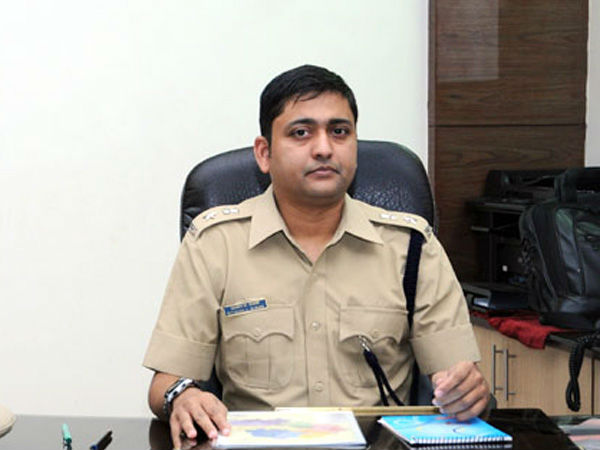 ಕೋಮು ಗಲಭೆ ಸಂದರ್ಭದಲ್ಲಿಯೇ ಎಸ್‍ಪಿ ಎತ್ತಂಗಡಿ