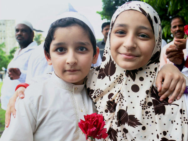 ಮುಖದಲ್ಲಿನ ಆ ನಗು ಎಂದಿಗೂ ಹೀಗೆಯೇ ಇರಲಿ ಮುಖದಲ್ಲಿನ ಆ ನಗು ಎಂದಿಗೂ ಹೀಗೆಯೇ ಇರಲಿ