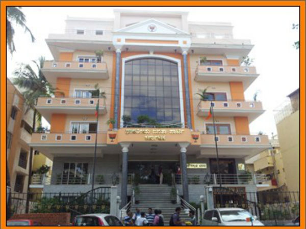 ಕೇಂದ್ರ ಕಚೇರಿಯಲ್ಲೇ ಶಾ ವಾಸ್ತವ್ಯ ಕೇಂದ್ರ ಕಚೇರಿಯಲ್ಲೇ ಶಾ ವಾಸ್ತವ್ಯ