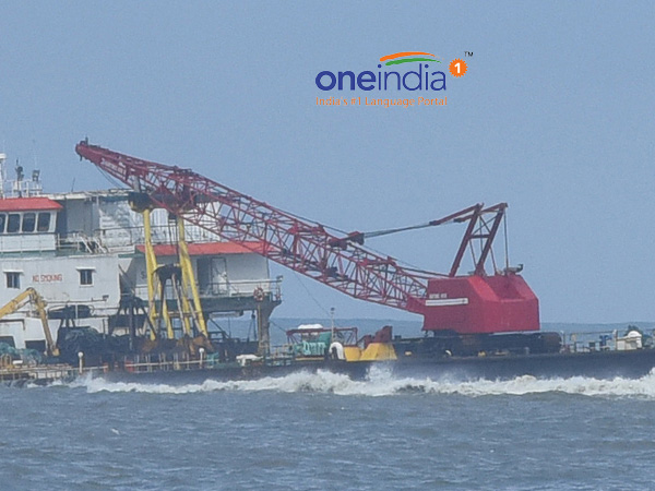 Parts of sinking barge float to seashore, locals fear oil spill at Ullal Parts of sinking barge float to seashore, locals fear oil spill at Ullal