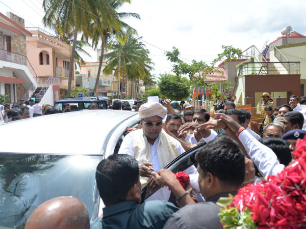 CM Siddaramaiah holds review meeting with Health officials in Mysuru