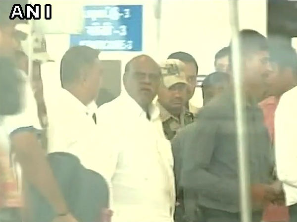 No bail for Justice Karnan says SC