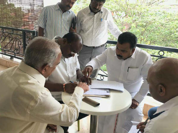  CM Siddaramaiah and HD Kumaraswamy signed Meira Kumar’s nomination