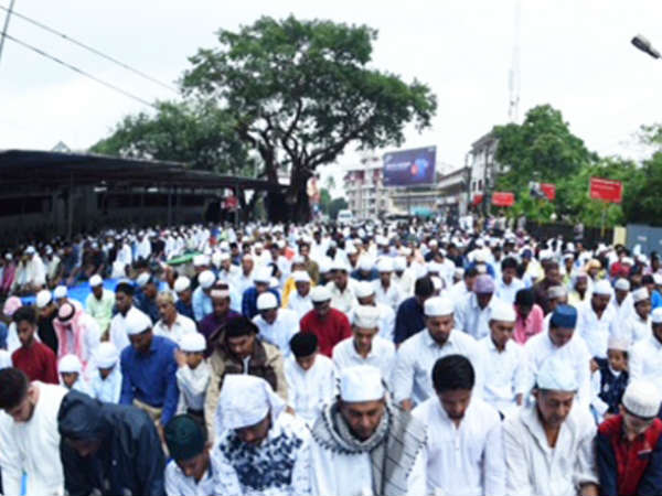 Eid celebrated with confusion across coastal districts 