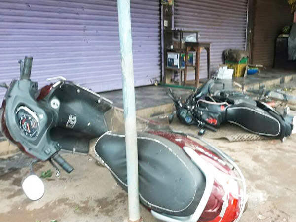 Clashes erupt between two groups at Kalladka, Temple and Mosque stone pelted Clashes erupt between two groups at Kalladka, Temple and Mosque stone pelted