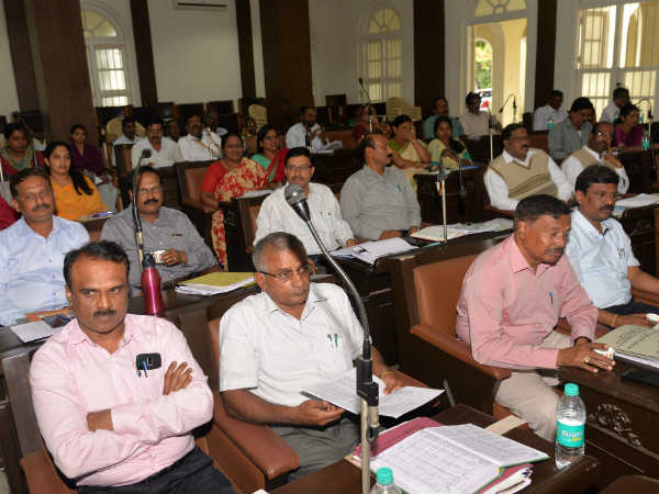 Out of 80,000 applications for ration cards in Mysuru only 646 Cards are issued through online 