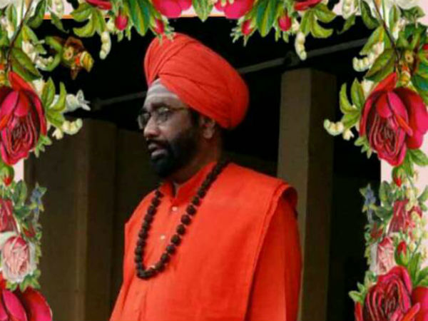 Mudhol Gavimutt seer Mrutyunjay swami killed in car accident in Mudhol Mudhol Gavimutt seer Mrutyunjay swami killed in car accident in Mudhol