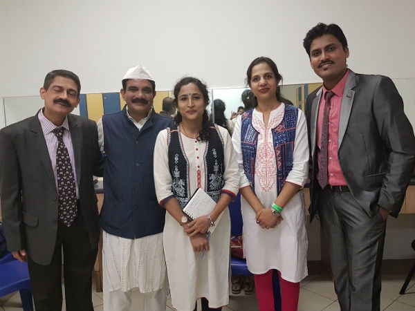 Kannada Play Mukhyamantri enacted in Singapore