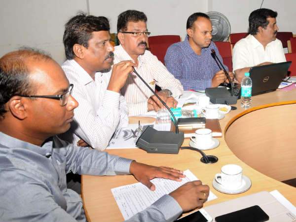 We should unite to control dengue cases: Mysuru DC