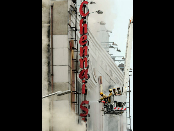 Chennai silks fire: Hunt on for 400 kg gold, Rs 20 crore diamonds stuck in building Chennai silks fire: Hunt on for 400 kg gold, Rs 20 crore diamonds stuck in building