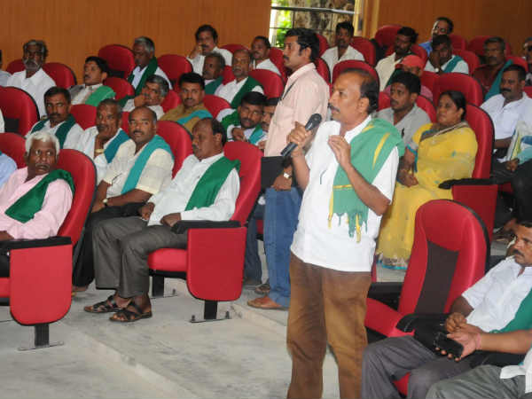 Mysuru SP Ravi D Channannanavar meets farmers 