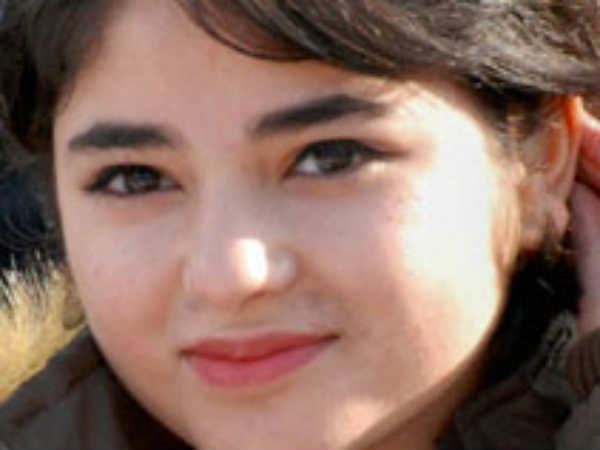 Dangal Actress Zaira Wasim Rescued From Dal Lake After Accident Dangal Actress Zaira Wasim Rescued From Dal Lake After Accident