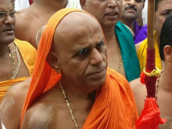 ಪೀಠ ಸ್ವೀಕರಿಸಿದ ಪ್ರಹ್ಲಾದಾಚಾರ್ಯರು