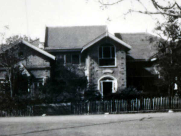 ಐದು ತಲೆ ಮಾರುಗಳ ಭವ್ಯ ಇತಿಹಾಸ ಐದು ತಲೆ ಮಾರುಗಳ ಭವ್ಯ ಇತಿಹಾಸ