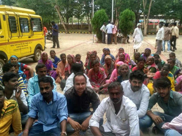 Hubballi: Transferred bars working illegally in farm lands Hubballi: Transferred bars working illegally in farm lands